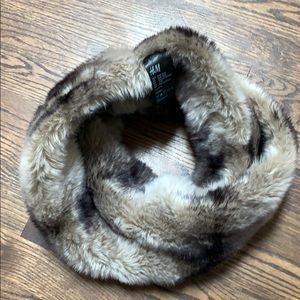 H&M faux fur infinity scarf